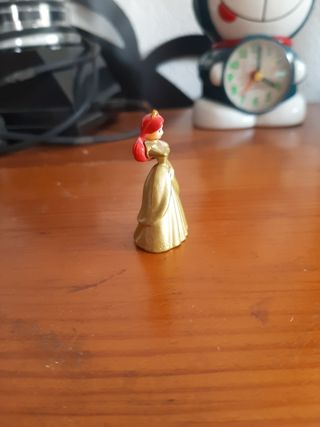 Figura de huevo kinder sorpresa disney princess
