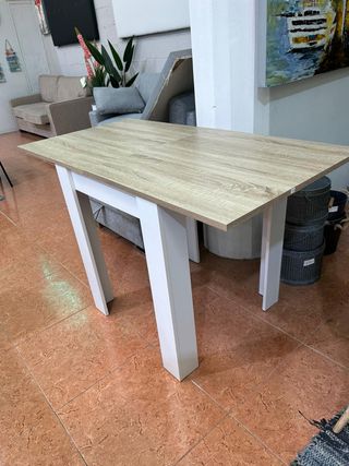 Mesa auxiliar extensible blanco-marrón