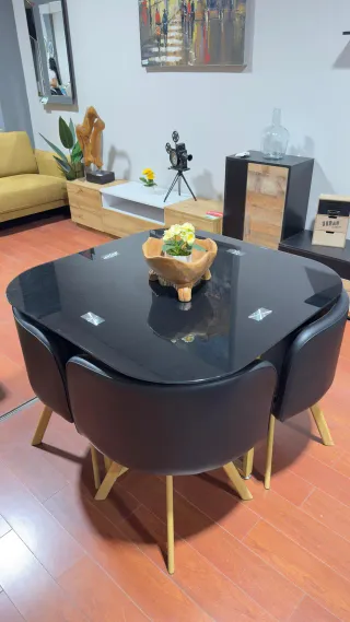 Mesa Comedor EXCLUSIVA con 4 Sillas - Negro/Dorado