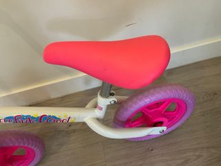 Bicicleta sin pedales Chicco niña