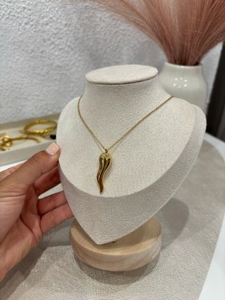 Collar cuerno dorado - Acero inoxidable