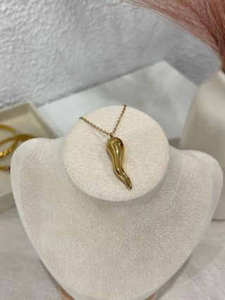 Collar cuerno dorado - Acero inoxidable