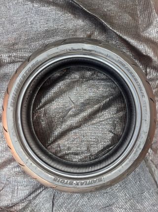 Neumático Bridgestone Batlax BT015r 180/55ZR17