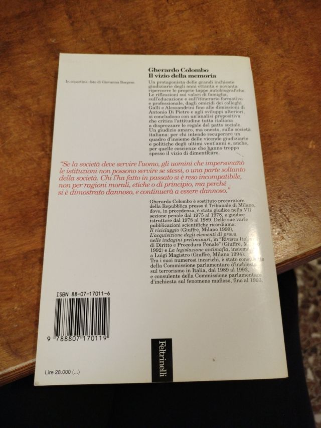 Il vizio della memoria (Serie bianca/Feltrinell...