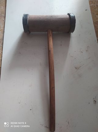 Maza antigua de madera