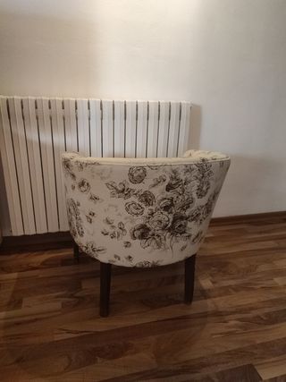 Sillón antiguo floral beige