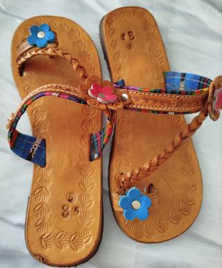 Sandalias artesanales niña