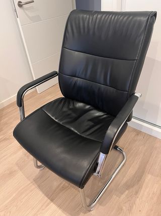Silla oficina piel negra