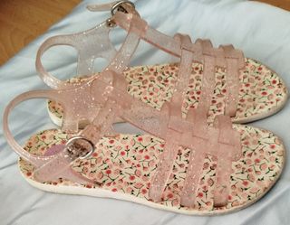 Sandalias niña rosa con flores