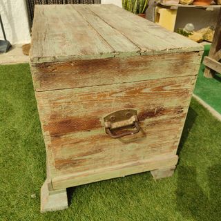 Baúl antiguo de madera
