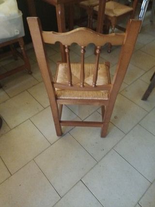 Silla madera enea marrón