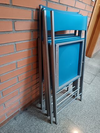 4 Sillas plegables azul metal