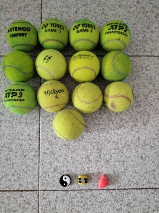 13 Pelotas Tenis + 3 Antivibradores