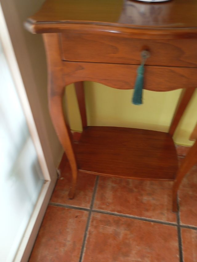 Mesita noche madera antigua