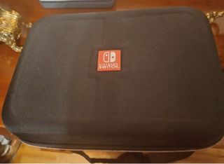 Nintendo Switch (sin mandos)