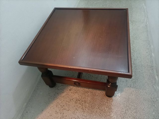 Mesa baja madera - cuadrada marrón
