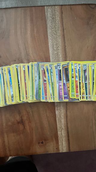 Lote de cartas Pokémon (~200)