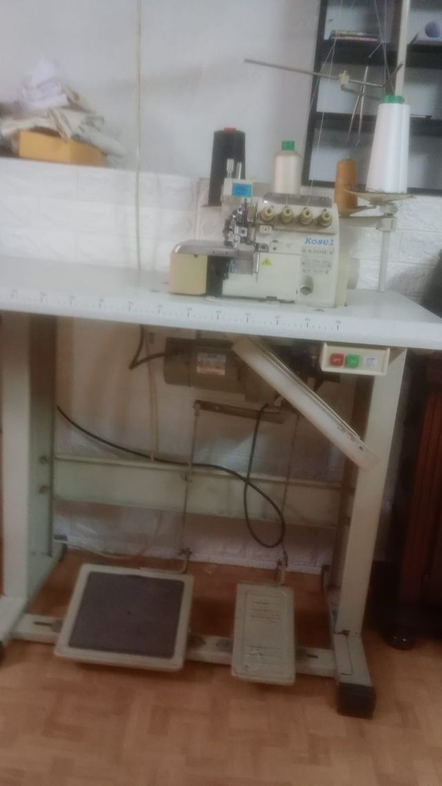 Máquina de coser industrial y remalladora