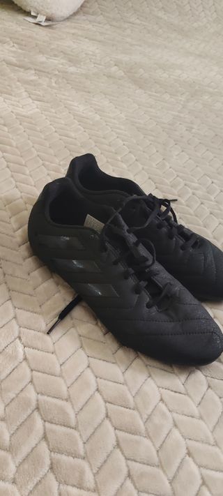 Botas fútbol Adidas - usadas - nº 38,5
