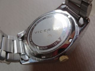 Reloj Viceroy dorado y plateado