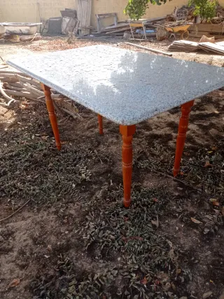 Mesa granito-madera + regalo mantel de winny de po