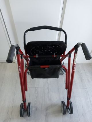 Andador ortopédico con ruedas