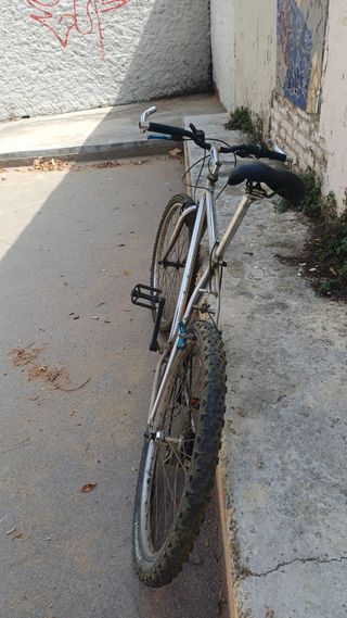 Vendo bicicleta por falta de espacio y mudanza