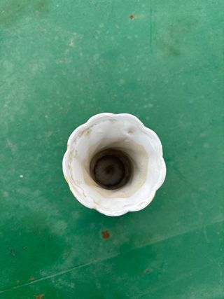 Jarrón cerámico multicolor antiguo