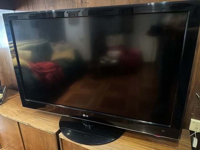 TV LG 52" Negro