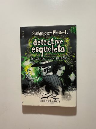 Tomo 1 y 2 Skulduggery Pleasent