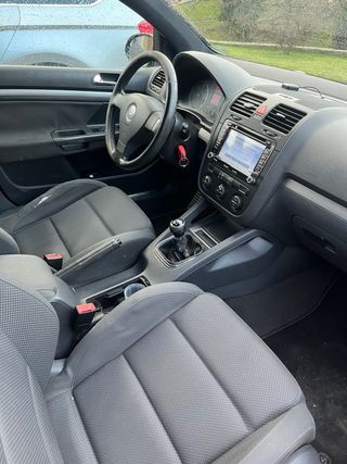 Volkswagen Golf 2004