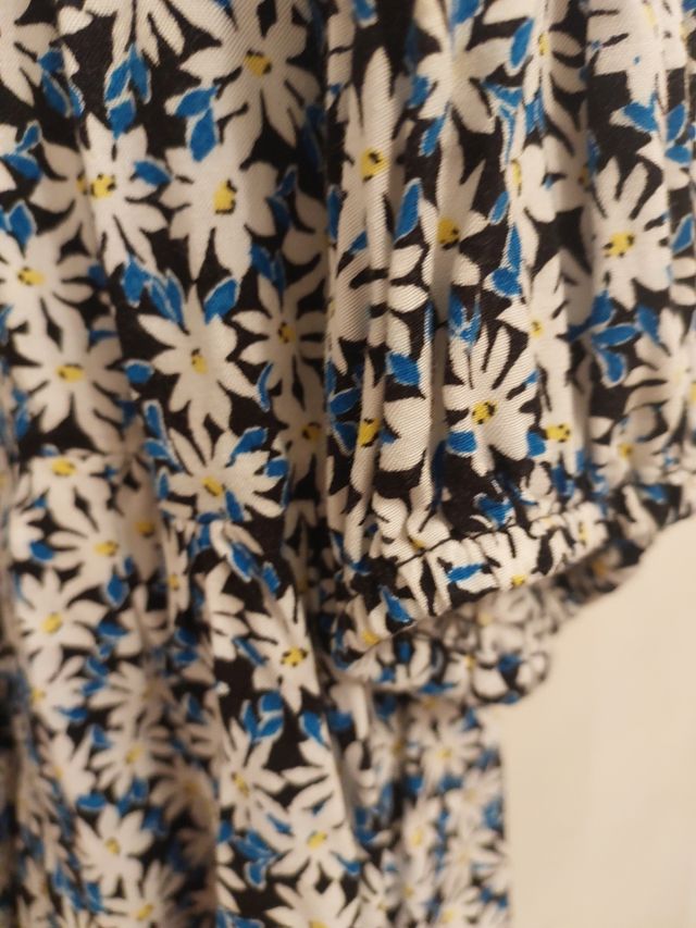 Vestido Stradivarius camisero con vuelo