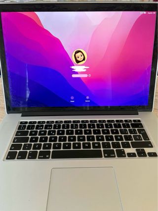 Macbook Pro 15"(mid 2015).Batería y cargador nuevo