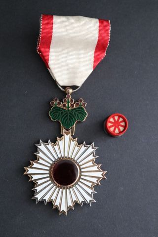 Medalla Japonesa Orden Sol Naciente 5a clase IIWW