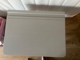 Escritorio infantil gris - Ikea