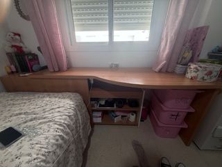 Armario 2 puertas,canapé y colchón y escritorio