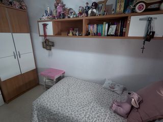 Armario 2 puertas,canapé y colchón y escritorio