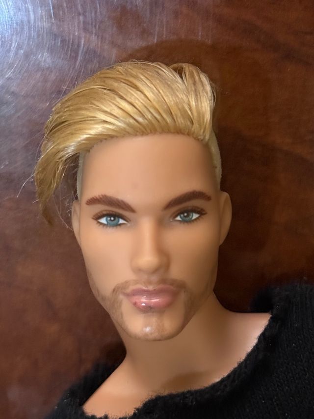 Ken looks sean 5