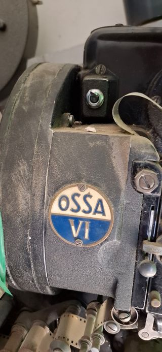 2 Proyectores OSSA cine antiguos