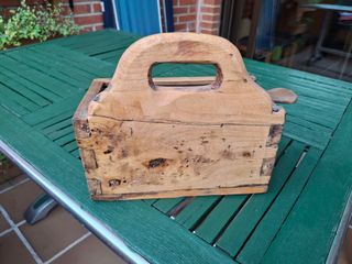 Caja madera antigua