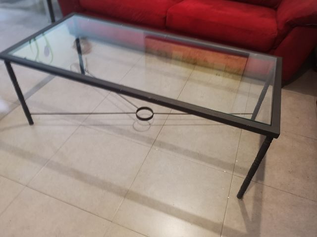 Mesa centro cristal y forja negra