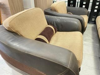 CONJUNTO DE SOFAS!! HACEMOS ENTREGAS A DOMICILIO!!