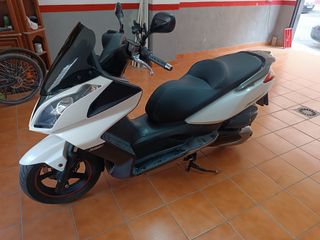 Scooter Kymco Super Dink 300