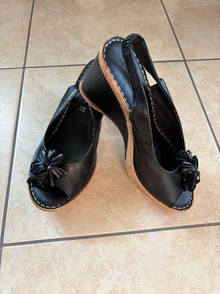 Sandali donna con zeppa neri in pelle