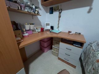 Armario madera 2 puertas,escritorio y repisa