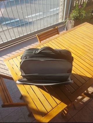 Valigia Delsey - Nera, interni grigi, cerniere blu