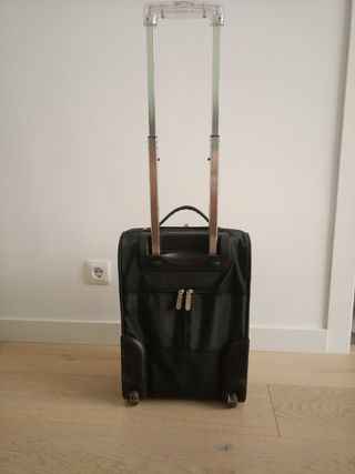 Maleta negra viaje