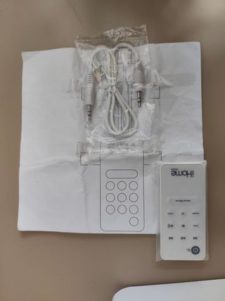 Reloj despertador iHome iH8 blanco.