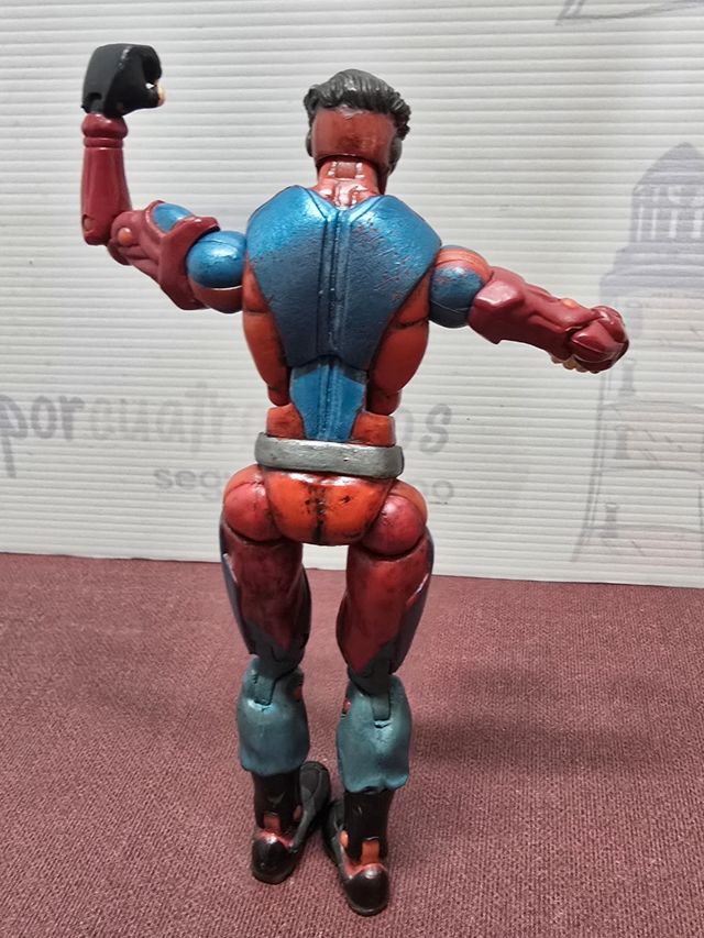 Figura articulada Ciclope Toy Biz X-Men. 2006