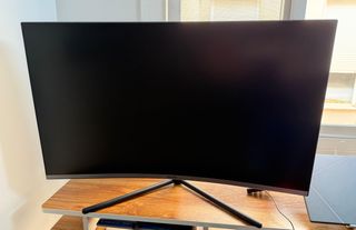 Monitor Samsung 32" UltraHD 4K curvo